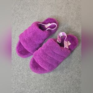 14. UGG | Fluff Yeah Slide – Bearylicious – Size 8